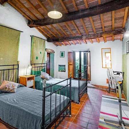 Villa Amazing Near The With Pool - Happy